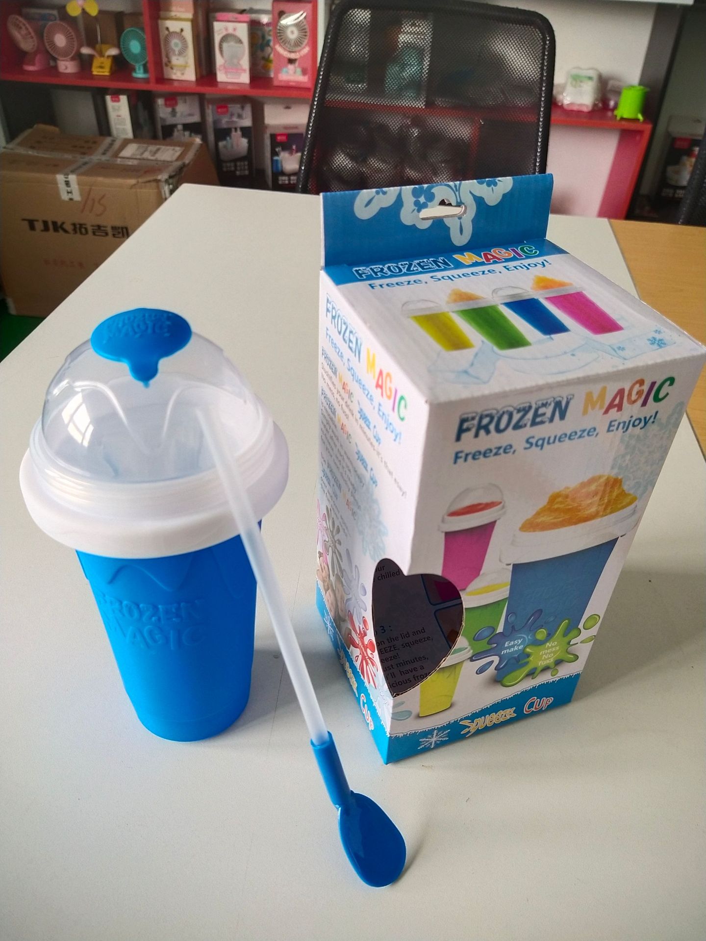 Slushy Cup Maker,Slushie Cup,Magic Quick Frozen Smoothie Cup Pinch