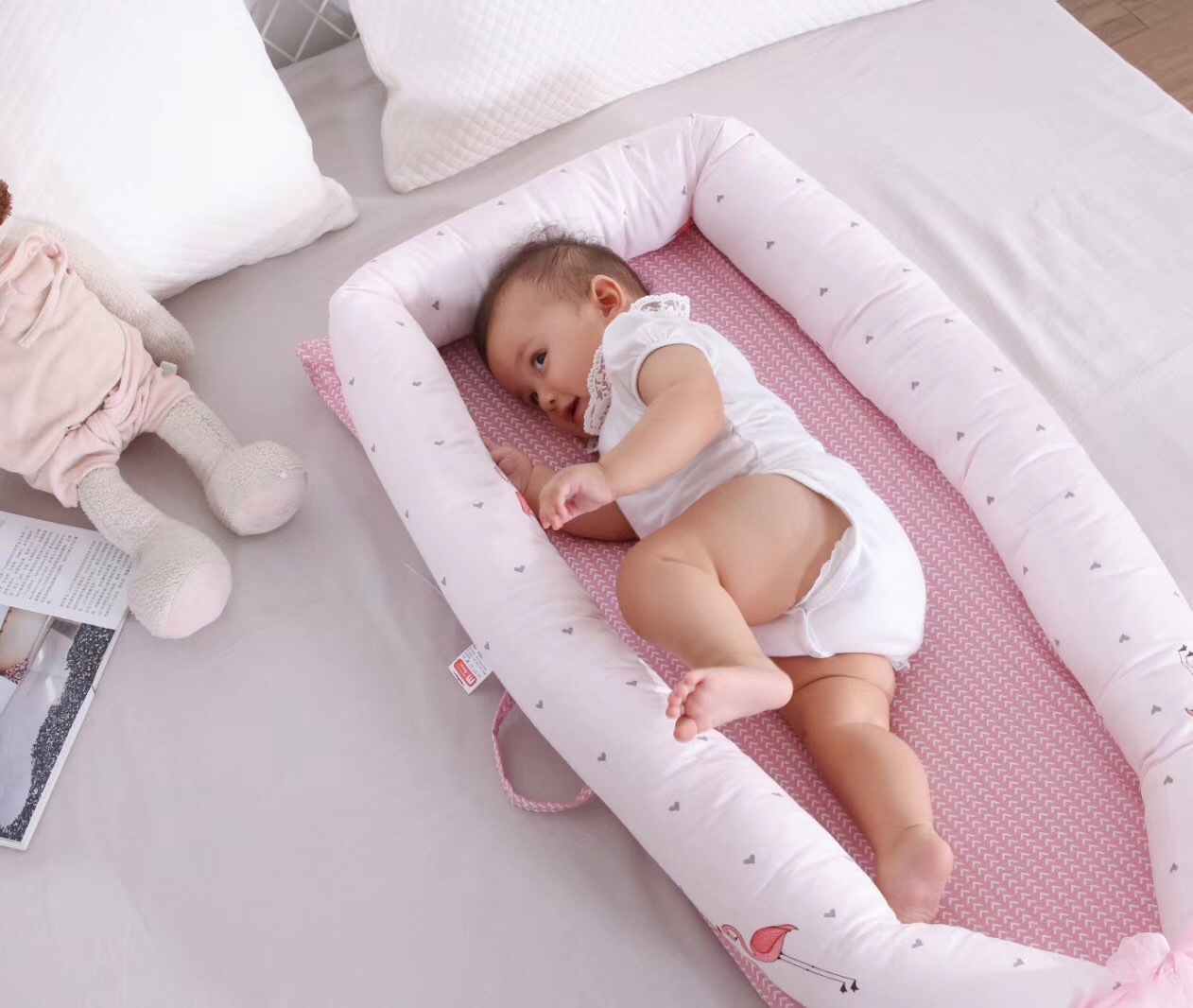 Portable Baby Bed: Lightweight & Easy to Fold - MAMTASTIC