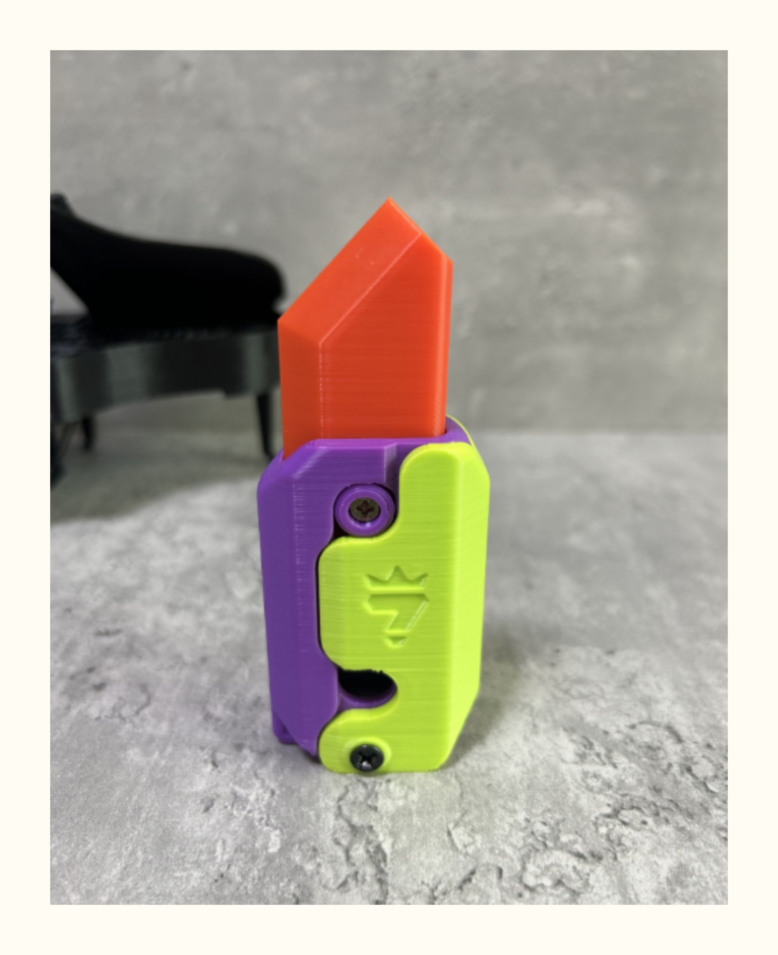 2pcs 3D Printed Children's Gravity Mini Radish Knife Telescopic Knife, Male  And Female Portable Decompression Toy