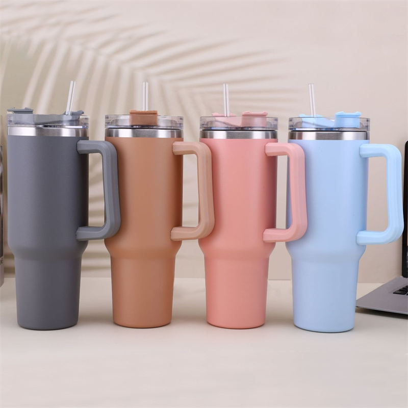 A Stainless Steel Water Bottle/ 40oz Coffee Mug, Modern And Simple With  Handle And Straw Lid, Reusable, 1200ml Capacity With Insulation Function, Cup  Holder, A Friendly Gift For Women's Travel