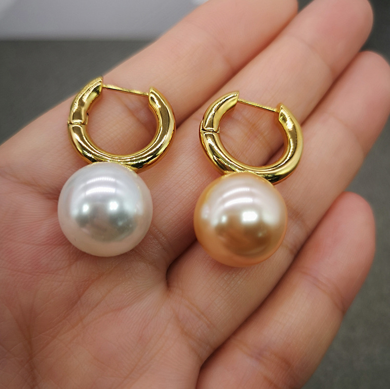 Large Pearl Round Face Bright Brass Plated 18K Pearl Popular French Style  Fashion Earrings - China Fashion Earrings and Stud Earrings price |  Made-in-China.com