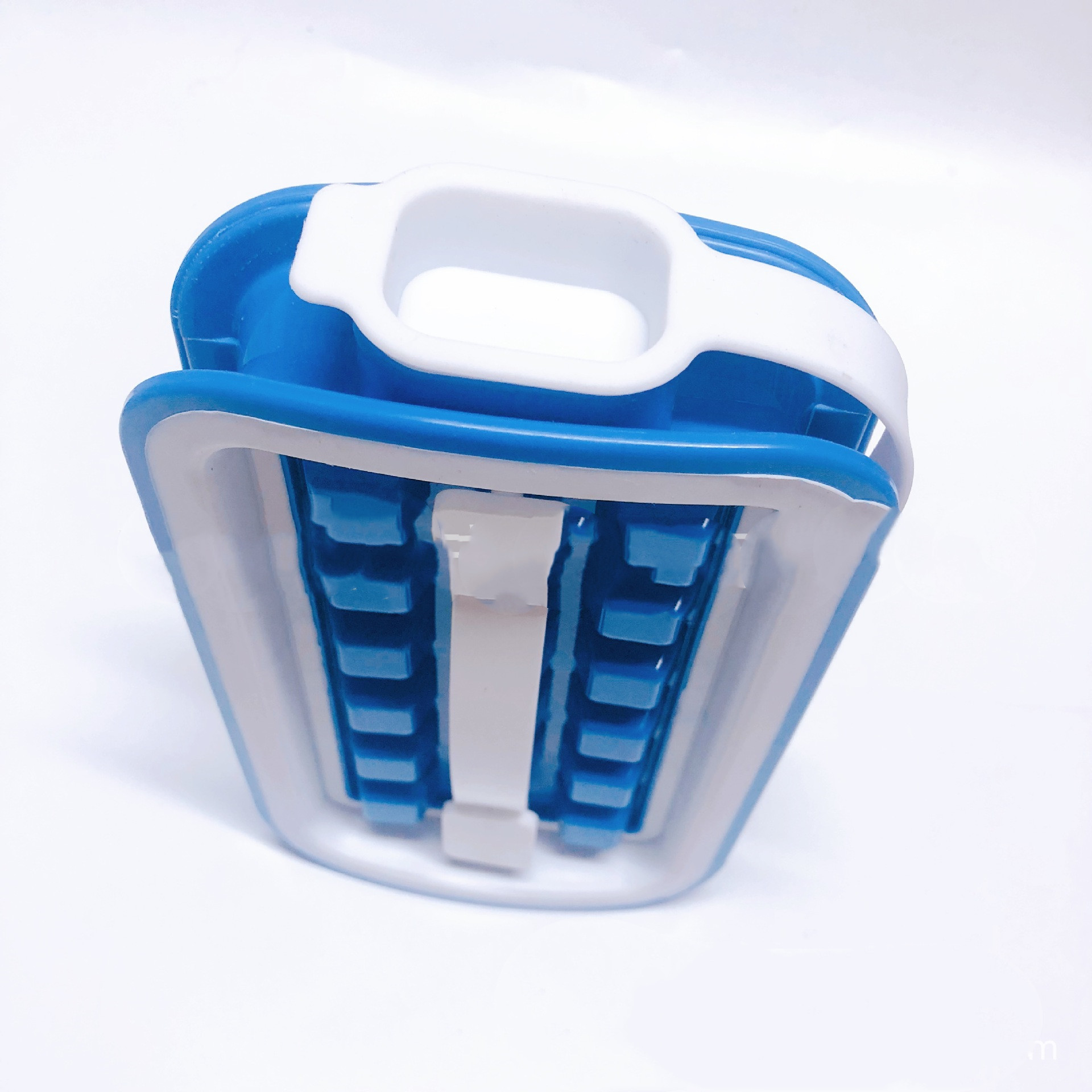 Dropship 1pc Silicone Ice Tray With Lid; Large Capacity Ice Box