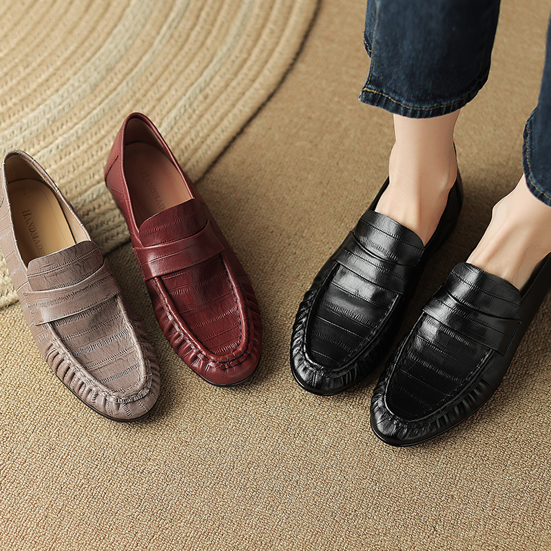 Ladies casual leather on sale shoes