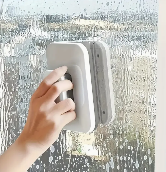 Magnetic Window Cleaner for High-Rise Homes