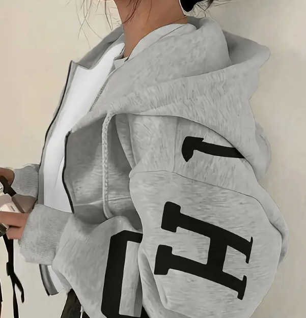 Oversized Hoodies & Streetwear