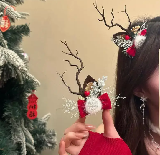 Seasonal Fashion Accessories