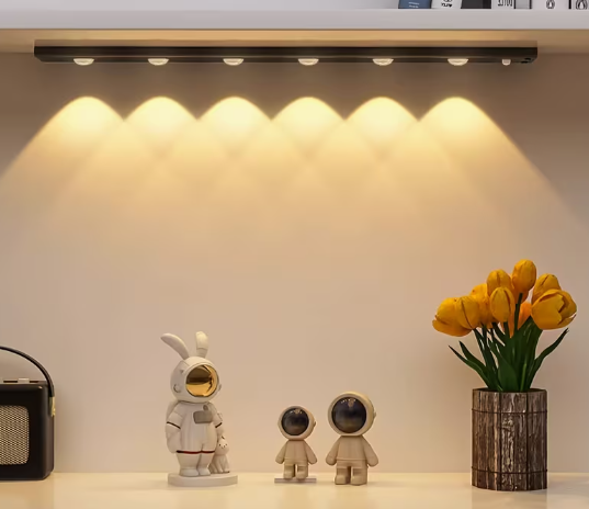 Rechargeable motion-sensor wardrobe or hallway light